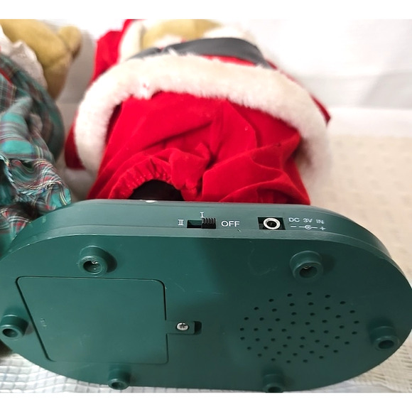 Vintage Twinkling Musical Teddies Mr & Mrs Claus Teddy Bear Holiday Christmas - Picture 8 of 11